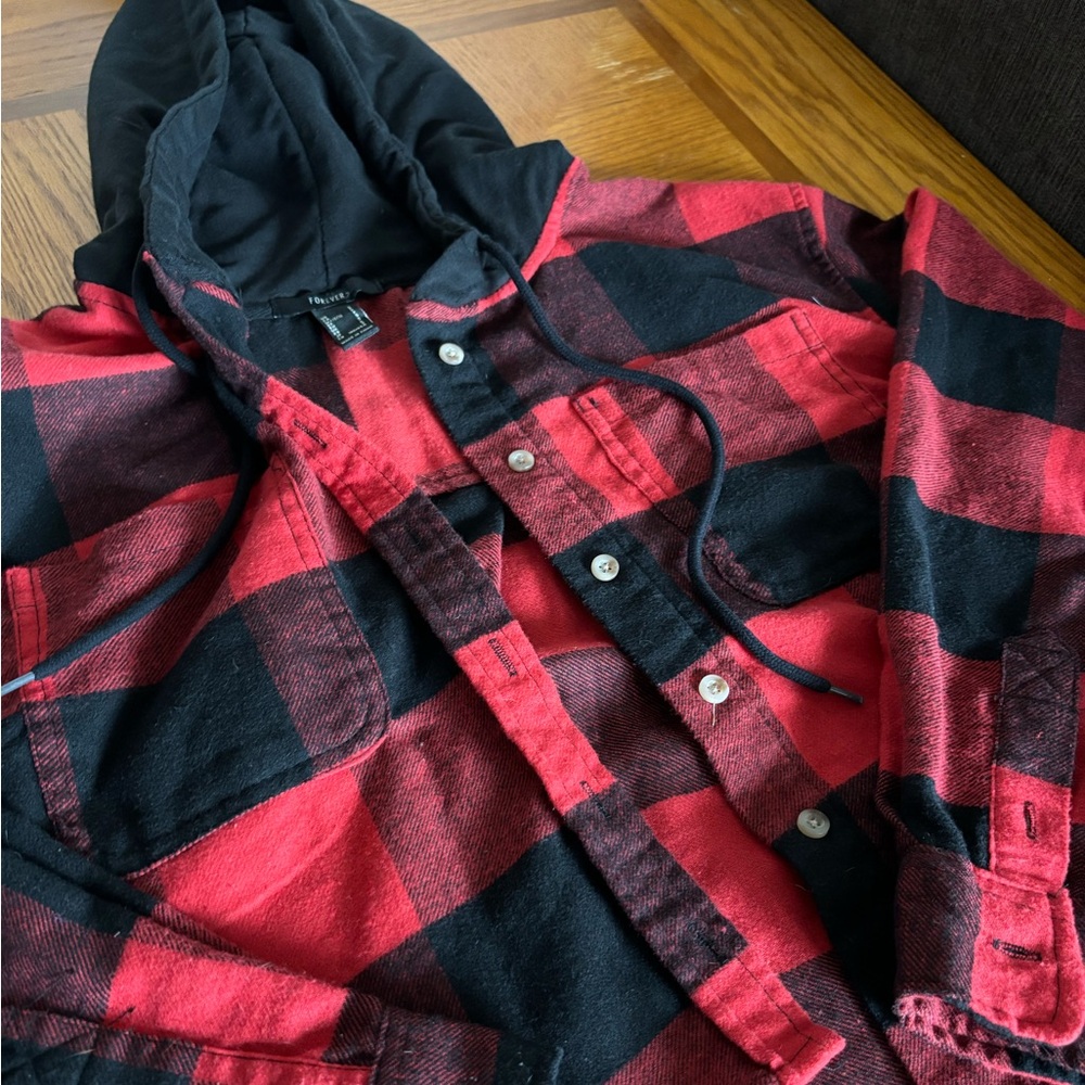 LIKE NEW - cropped black and red flannel with hood